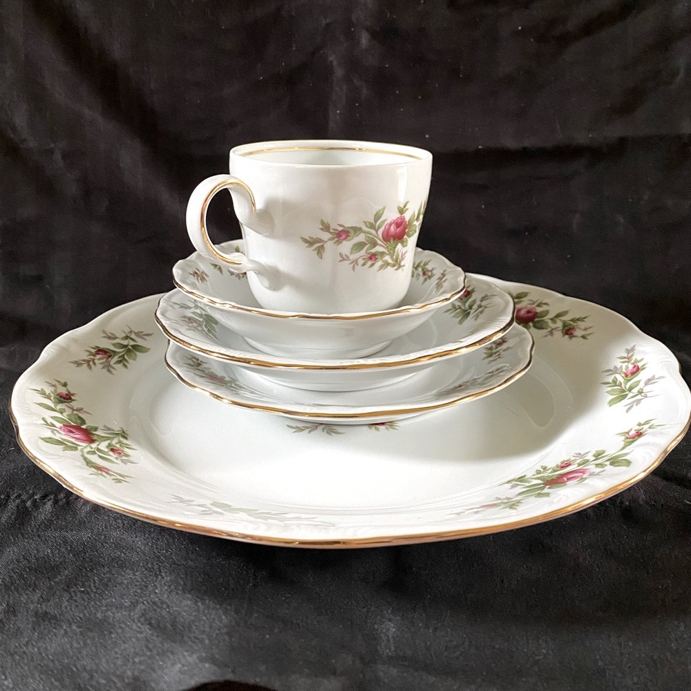 Johann Haviland Moss Rose place setting